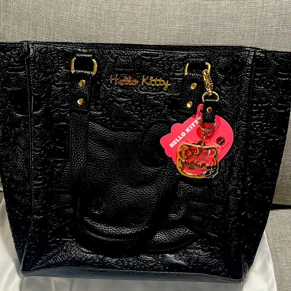Hello Kitty Tote Bag unused with tag, very good condition.